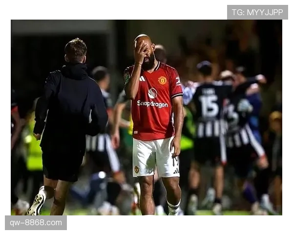 曼联爆冷负于英乙球队，防守漏洞与战术混乱问题显现