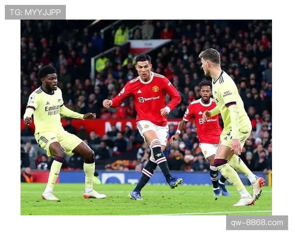 希罗利用挡拆创造空位三分拉开与队友的得分差距